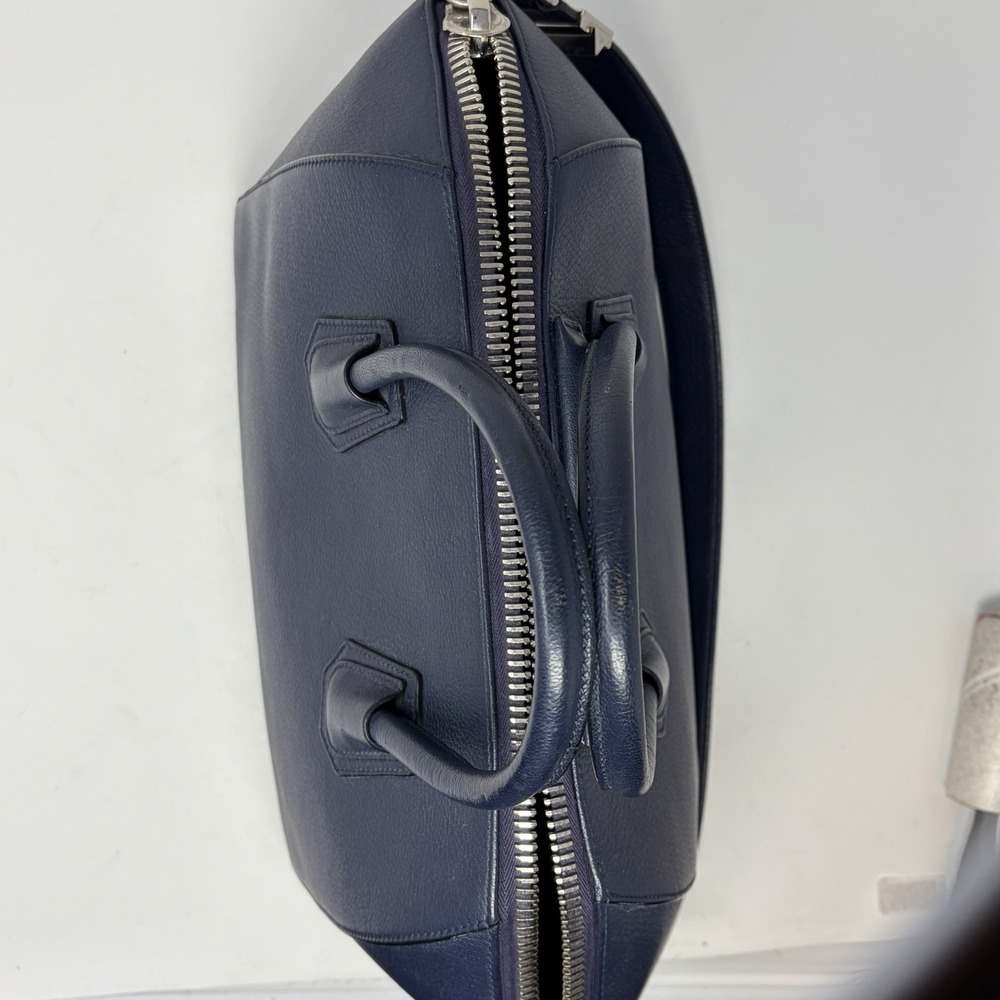Givenchy Antigona‎ Silver Hardware Shoulder Bag Medium Blue Leather - Picture 13 of 16